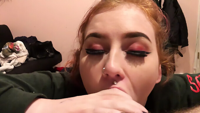 Amatør Pov: Utro Thot Giver Blowjob