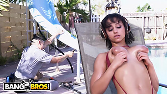 Los Enormes Melones De Marilyn Mansion En Plena Exhibición En El Video De Bangbros