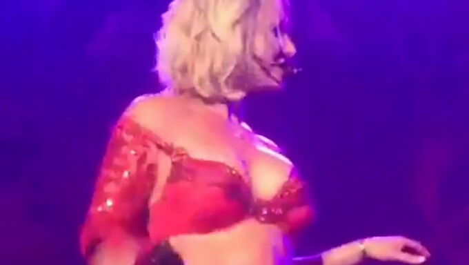 Britney Spears'In Yer Aldığı Mastürbasyon Videosu