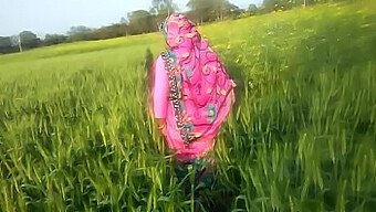 Indian Village Bhabhi Enjoys Outdoor Sex With Bbc