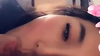 Schönes Asiatisches Mädchen Gibt Einen Heißen Blowjob Auf Snapchat