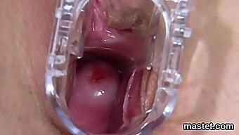 Vagina Extrema Arrombada Com Um Brinquedo Sexual Em Uma Gatinha Tcheca Raspada