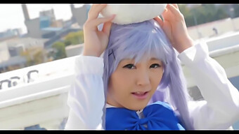 Japonaise Se Masturbe En Tenue De Cosplay