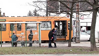 Feiern Sie Den Valentinstag Mit Oma Isabellas Muschi-Lachen Und Ficken