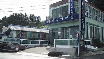 십대 (18+) 가 큰 자지로 섹스를 한다