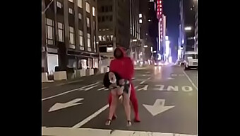 Ebony Milf Queen Rogue Geeft Koning Nasir Een Blowjob In Nyc