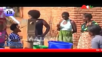 Donne Del Malawi Discutono Le Tecniche Per Soddisfare Il Sesso