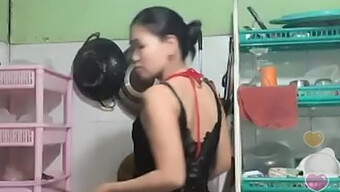 Vietnamese Girls Get Naughty On Bigo Live