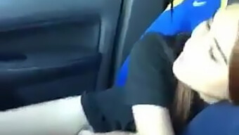 Novia Asiática En El Coche (Pinay)