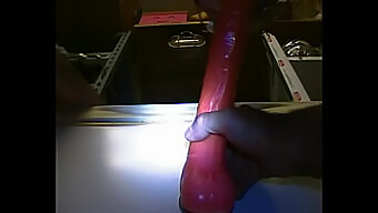 Amatør Dildo Lek Med Deepthroat Action