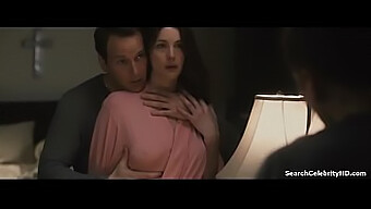 Pornstar-Ul Fierbinte Liv Tyler Oferă O Mângâiere Și O Muie În Hd Video