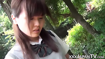 Colegiala Japonesa Se Masturba En Lencería