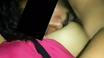 18+ Indiai Tini Rani Melleit Szopják