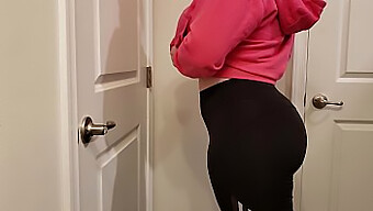 Huge Booty In Yoga Pants And Lingerie