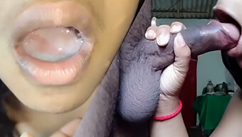 Homemade Video Of A Sri Lankan Girlfriend Receiving A Mouthful Of Cum